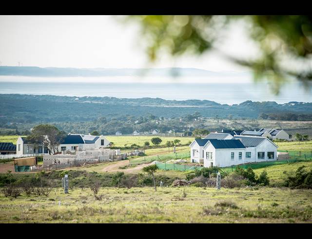 2,500M² VACANT LAND FOR SALE IN KABELJAUWS